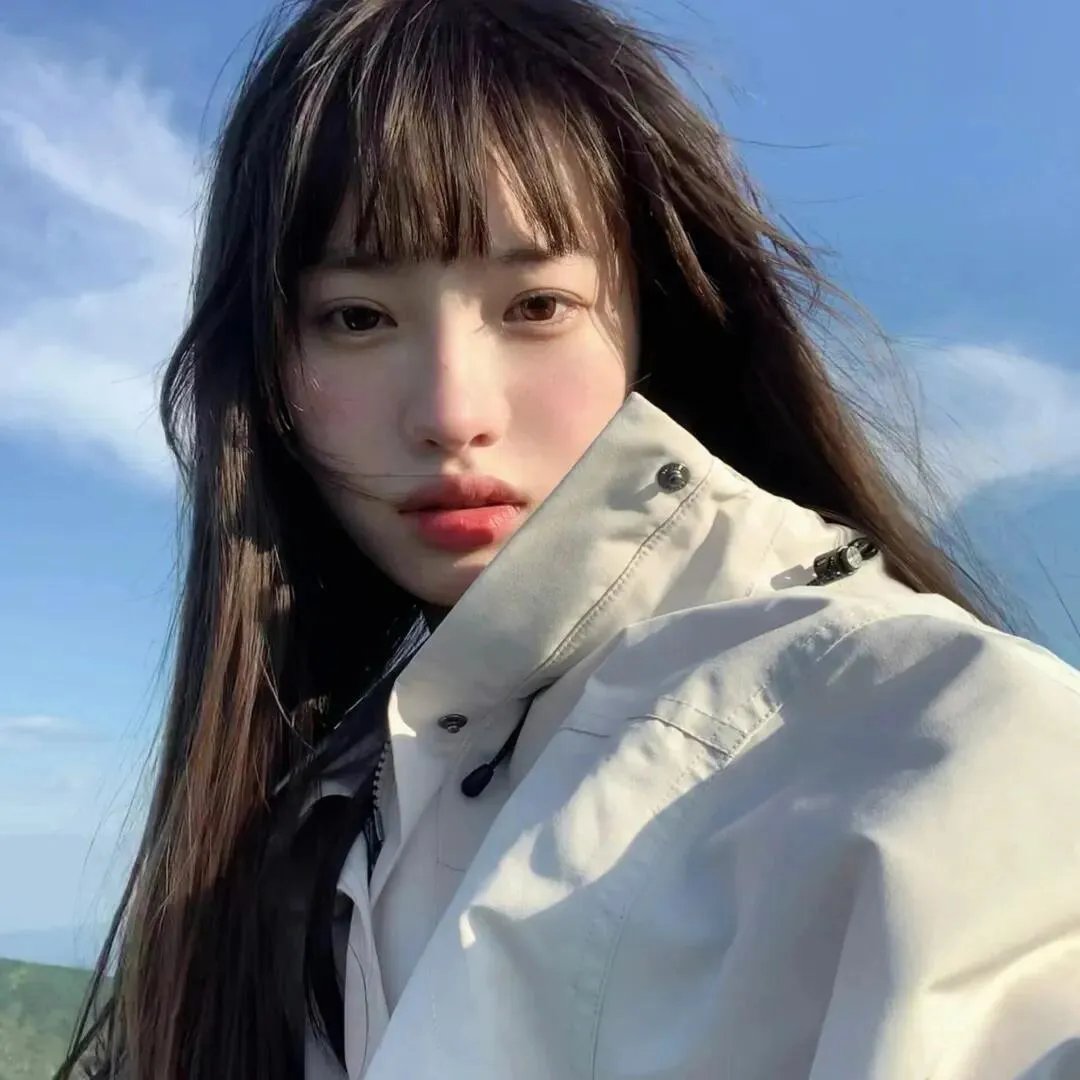 轻轻拂过 海报